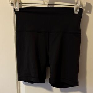 Lululemon Wunder Train High Rise Short 6’’